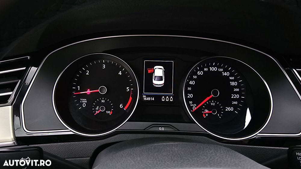 Volkswagen Passat 2.0 TDI DSG Highline - 16