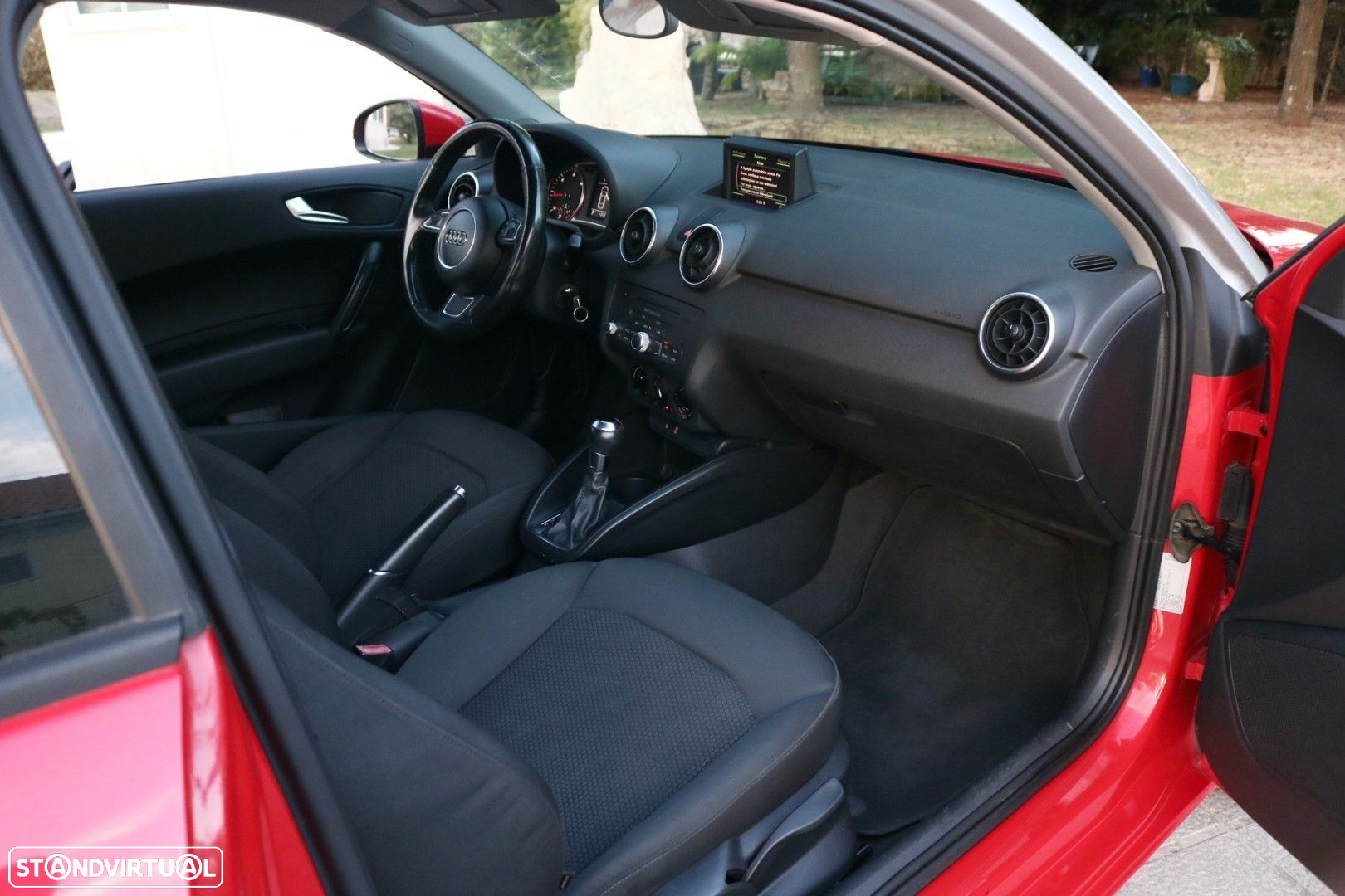 Audi A1 1.6 TDI Advance S-Tronic - 10