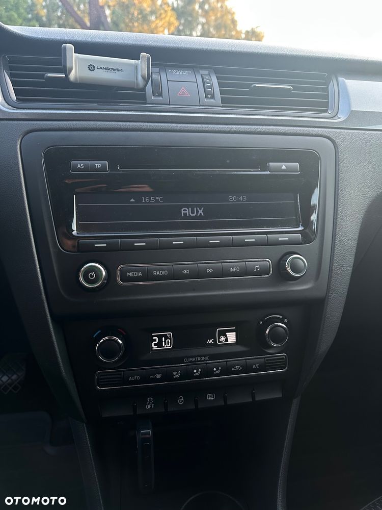 Skoda RAPID 1.2 TSI Ambition - 12
