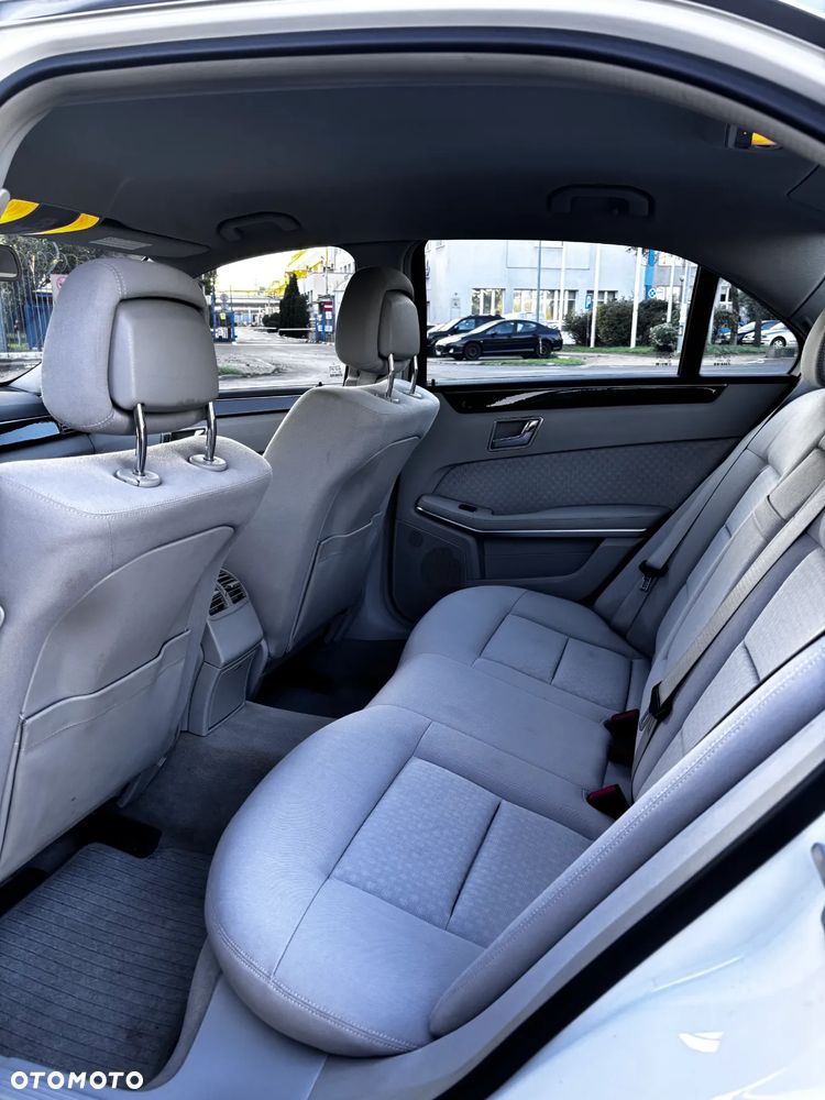 Mercedes-Benz Klasa E 200 CGI BlueEffICIENCY - 10