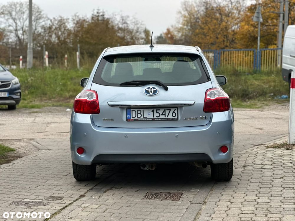 Toyota Auris 2012 photo 2