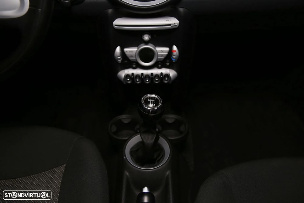 MINI 3 Portas One - 10