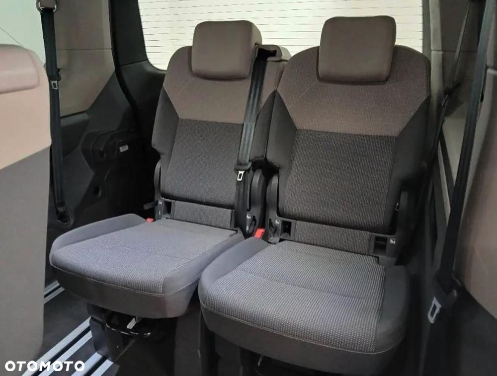 Volkswagen Multivan - 5