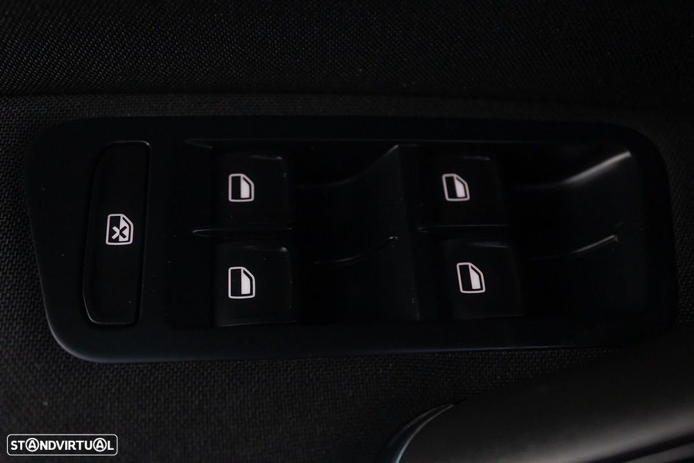 VW Golf 1.6 TDi BlueMotion Confortline - 19