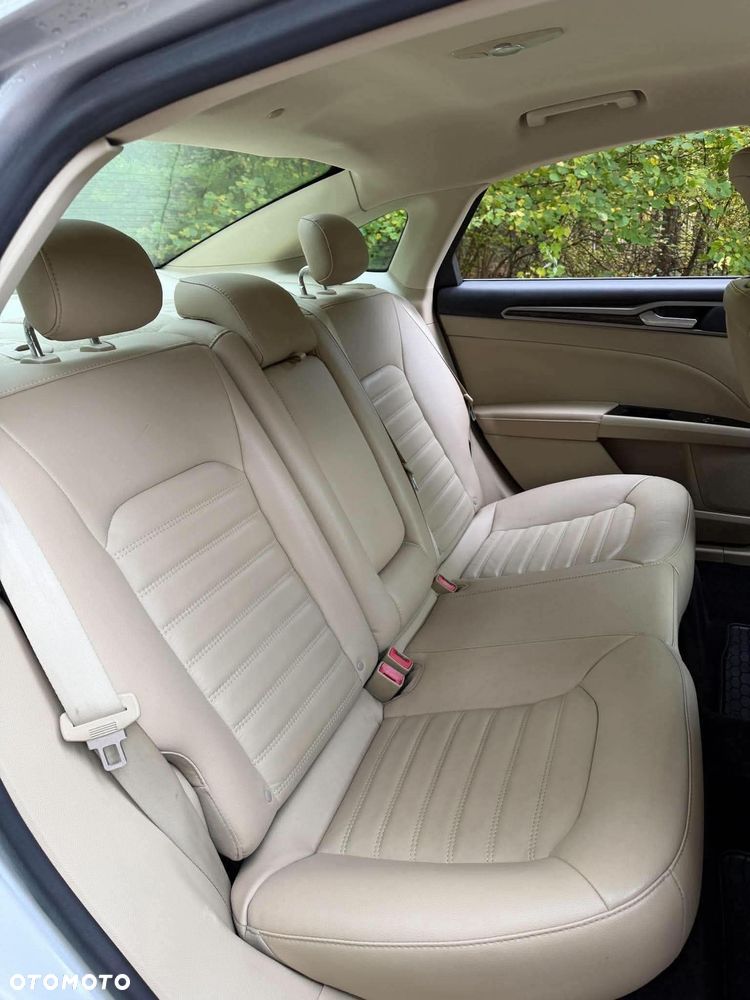 Ford Fusion - 25