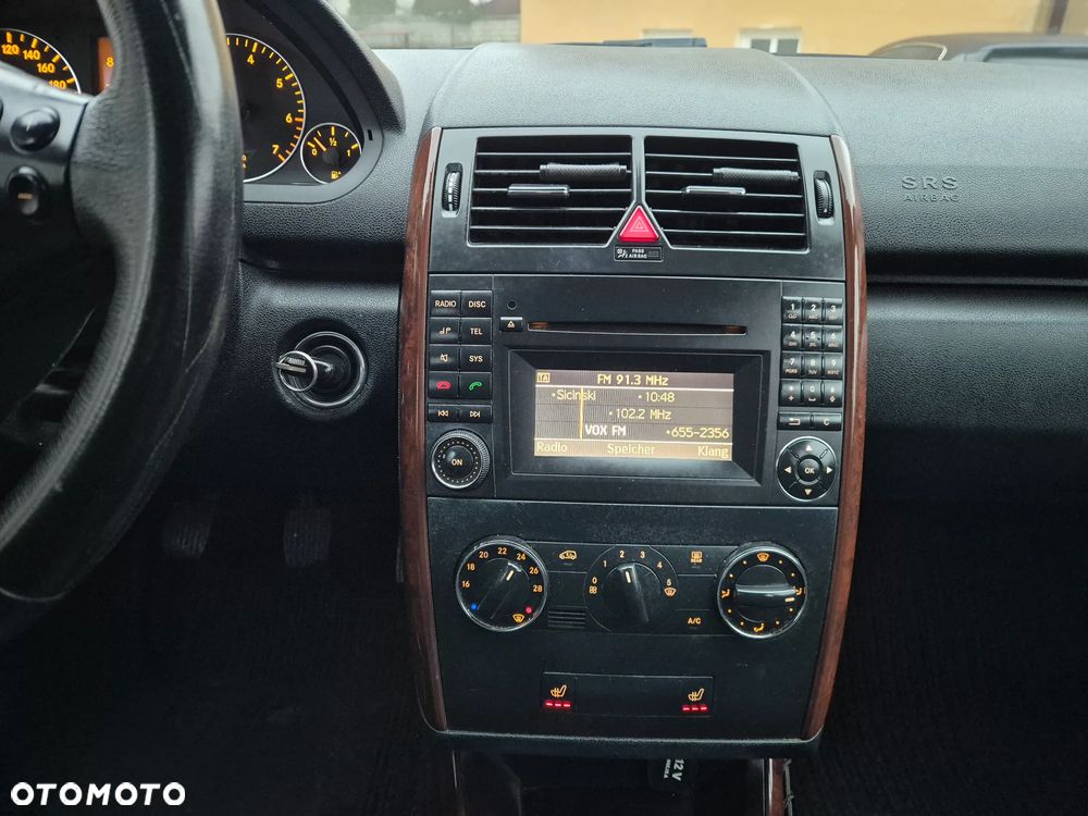 Mercedes-Benz Klasa A 150 BlueEFFICIENCY Elegance - 18