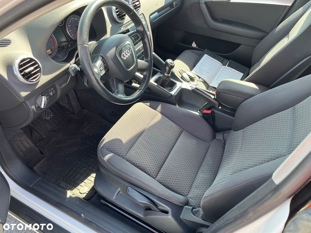 Audi A3 Sportback 2.0 TDI DPF Ambiente - 12