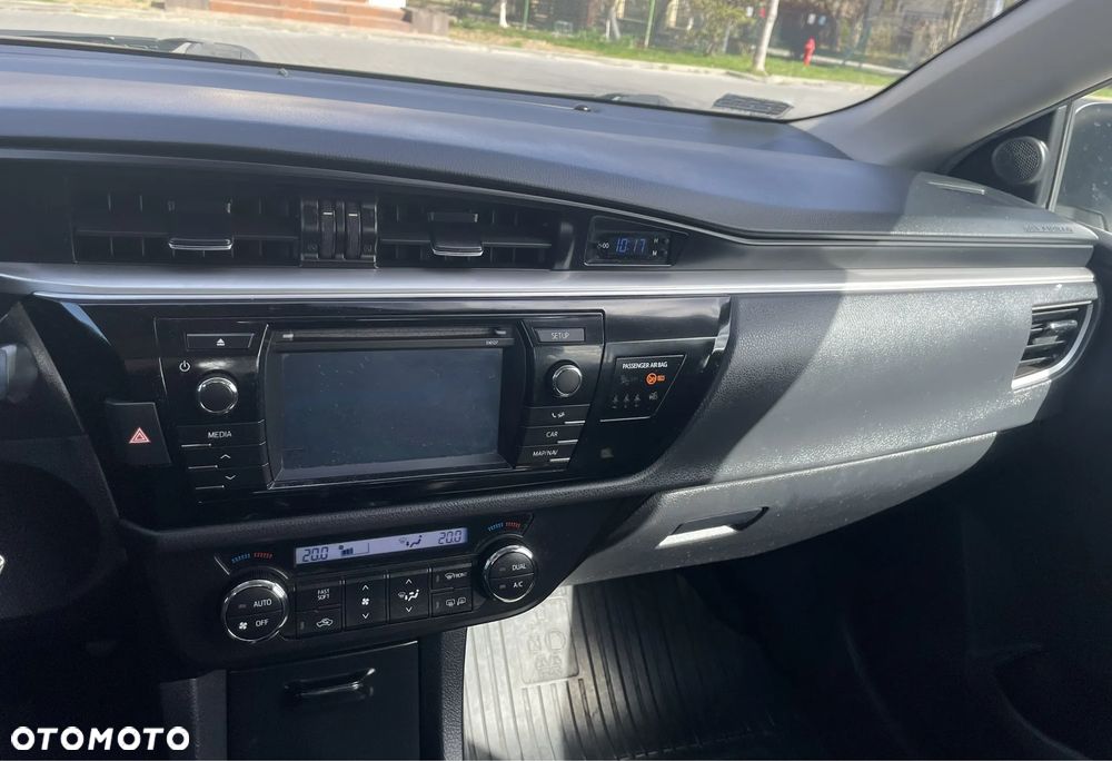 Toyota Corolla 1.6 Comfort - 6