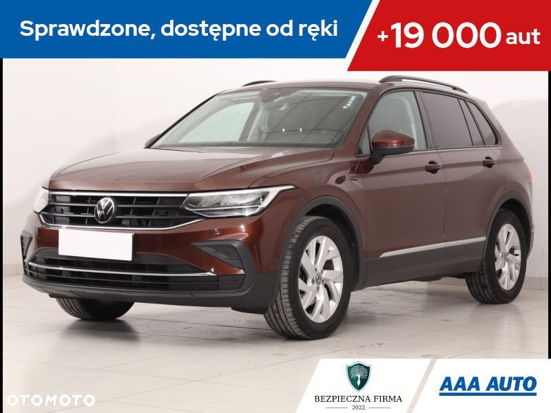 Volkswagen Tiguan - 1