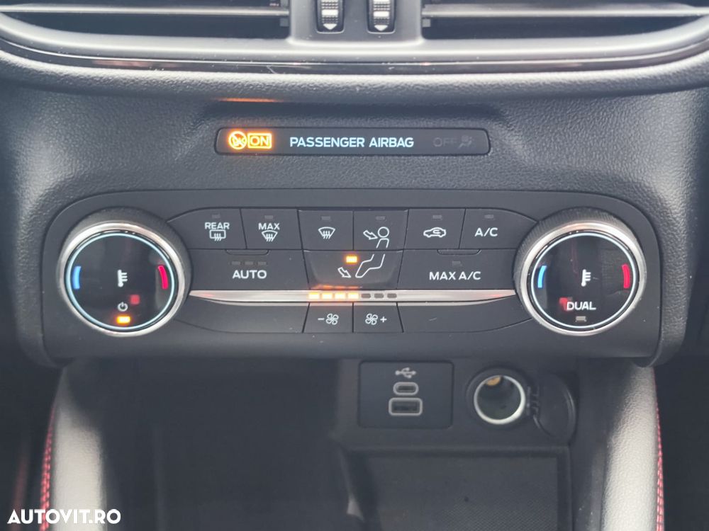 Ford Kuga 2.5 Duratec FHEV ST-LINE - 22