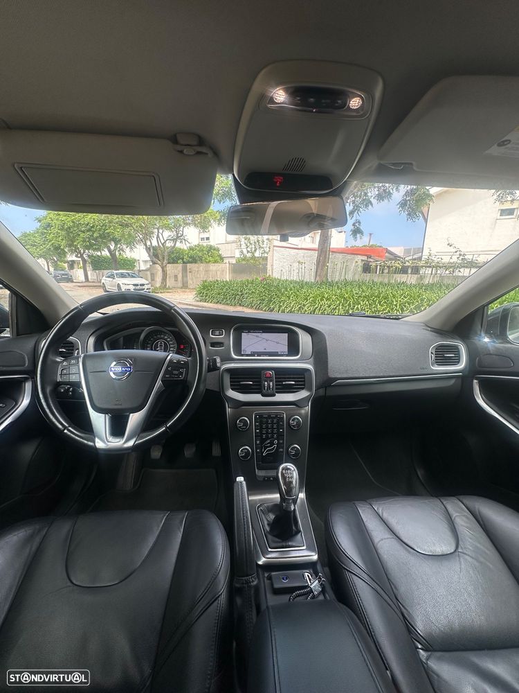 Volvo V40 D2 Momentum - 12