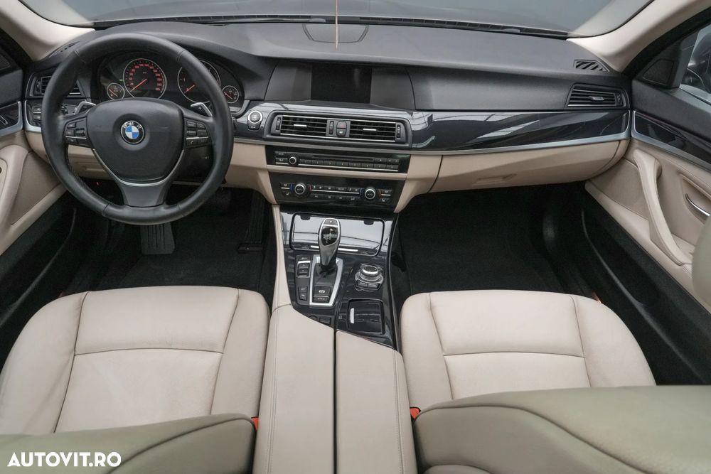 BMW Seria 5 520d Touring Aut. Luxury Line - 7