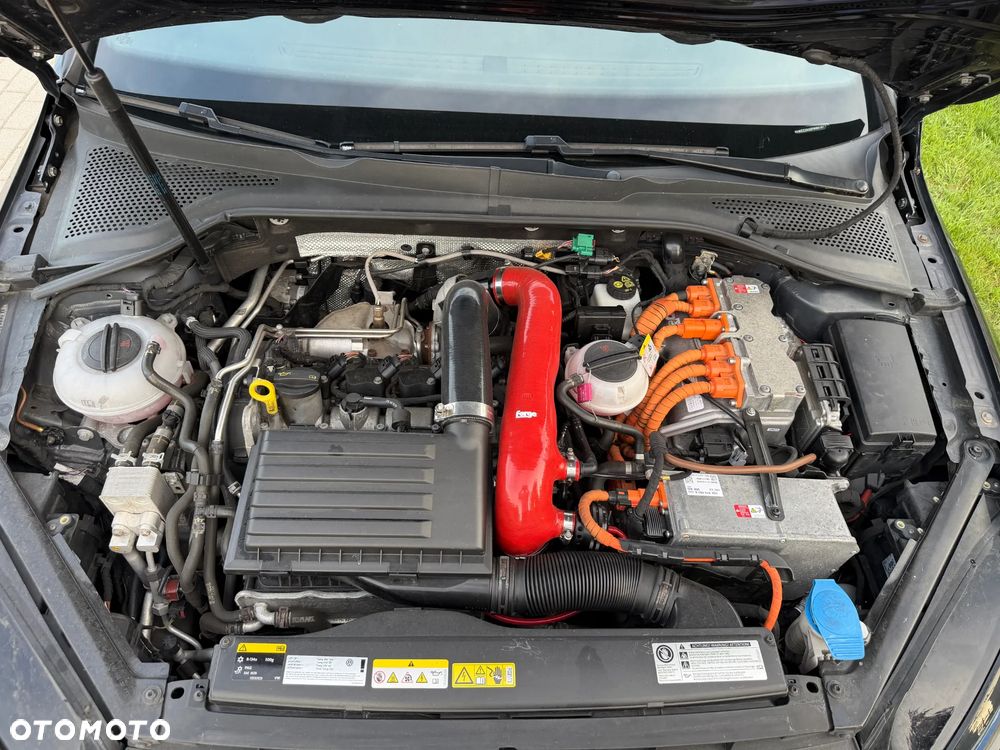 Volkswagen Golf - 28