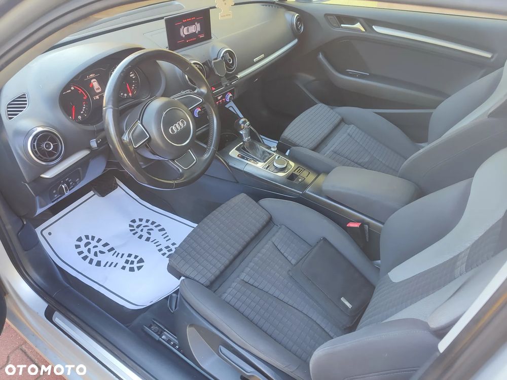 Audi A3 3-drzwiowe 1.8 TFSI Quattro Attraction S tronic - 5