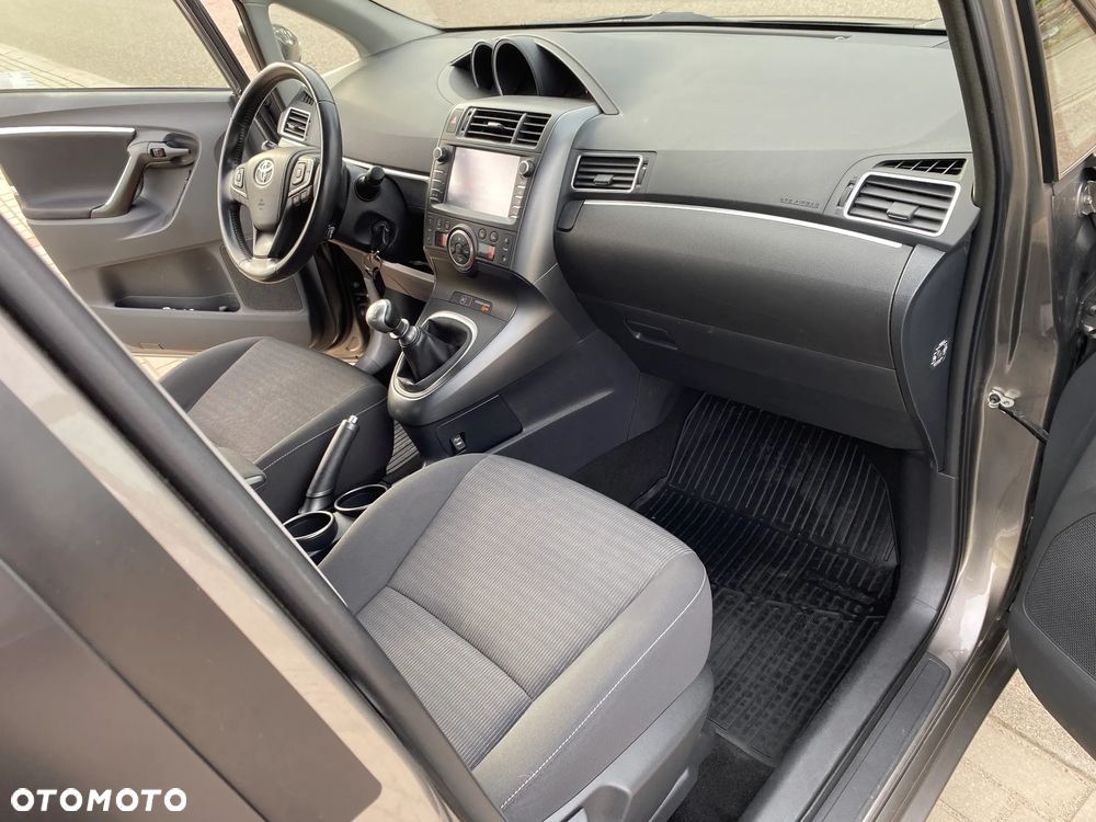 Toyota Verso 1.8 Premium EU6 - 19