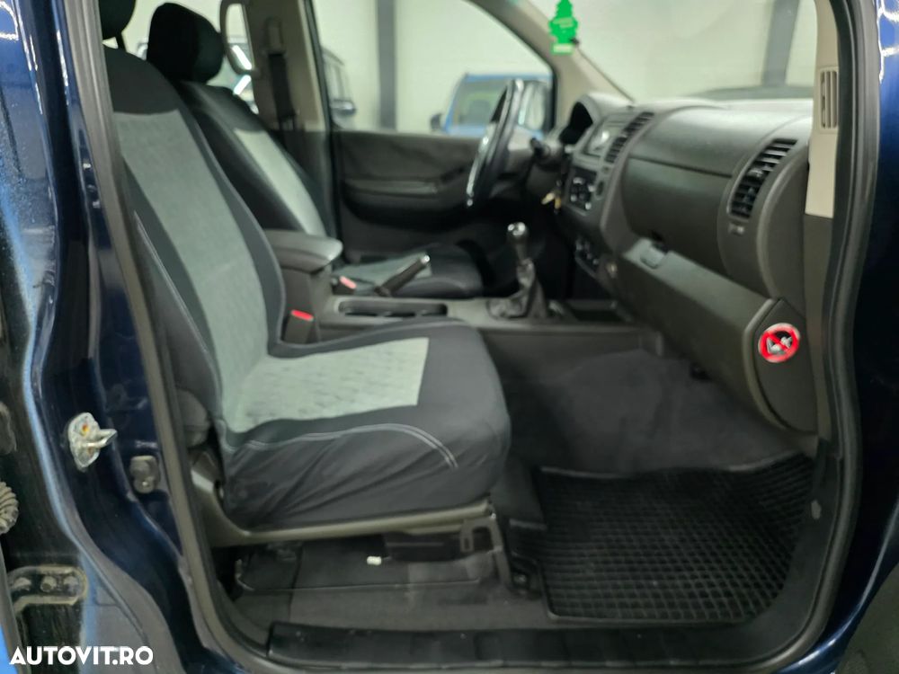 Nissan Navara 2.5 dCi DPF 4X4 Double Cab LE - 9