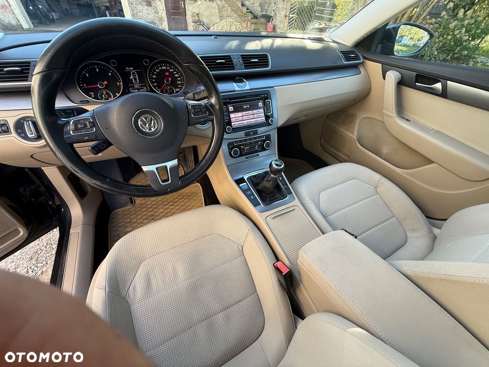 Volkswagen Passat - 19