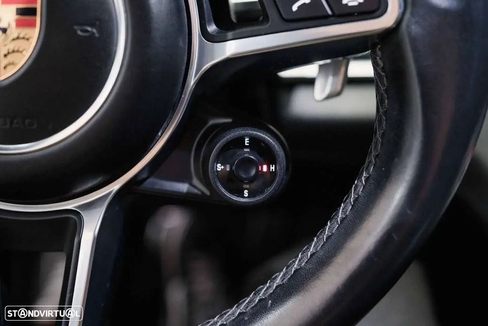 Porsche Panamera 4 E-Hybrid Platinum Edition - 29