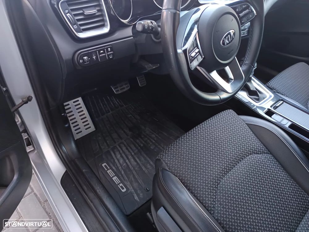 Kia Ceed SW 1.6 CRDi TX+SRF - 5