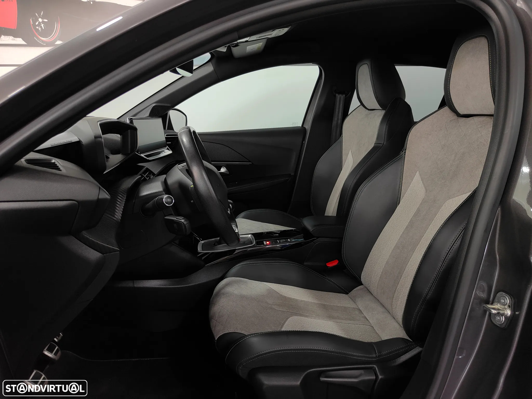 Peugeot 208 1.2 PureTech GT Line - 28