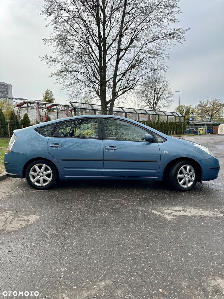 Toyota Prius 1.5 VVT-i Sol - 3