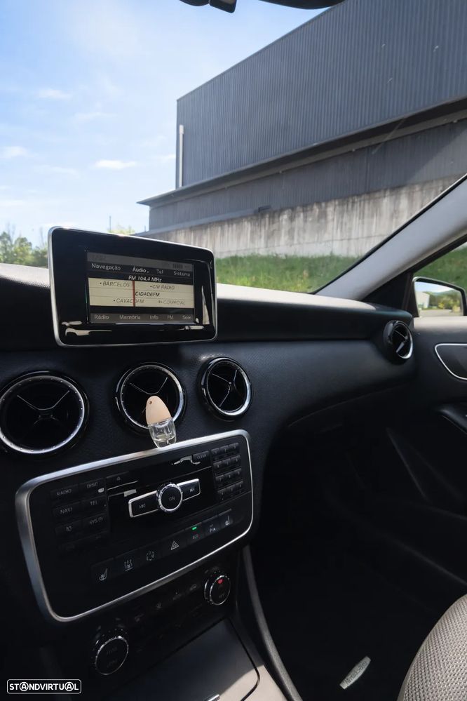 Mercedes-Benz A 180 - 4