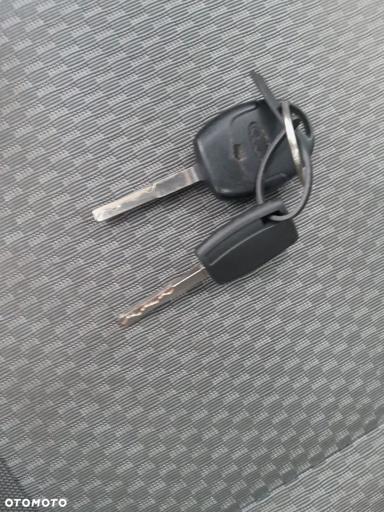 Ford C-MAX 1.6 Trend - 17