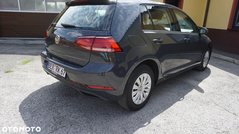 Volkswagen Golf - 10