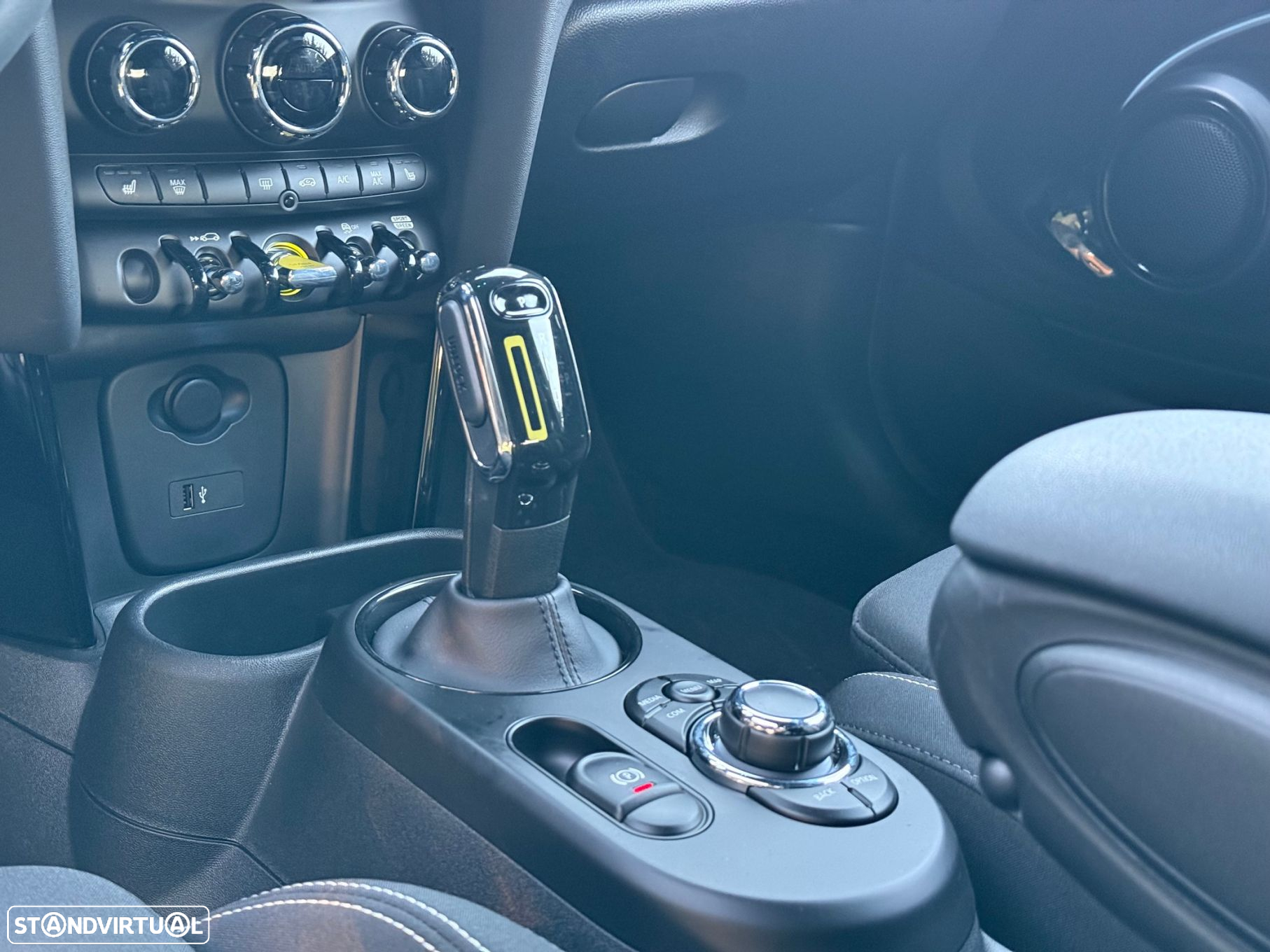 MINI 3 Portas Cooper SE Premium Essential - 40