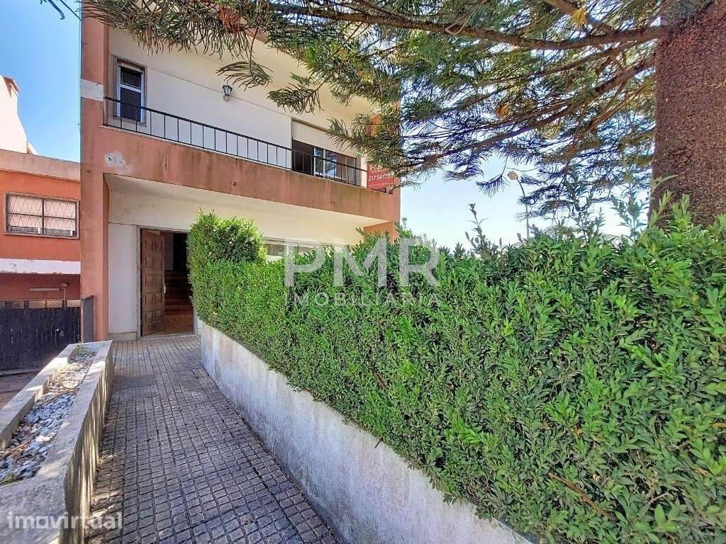 Moradia para remodelação total em Queluz de Baixo, Barcarena - Grande imagem: 3/11