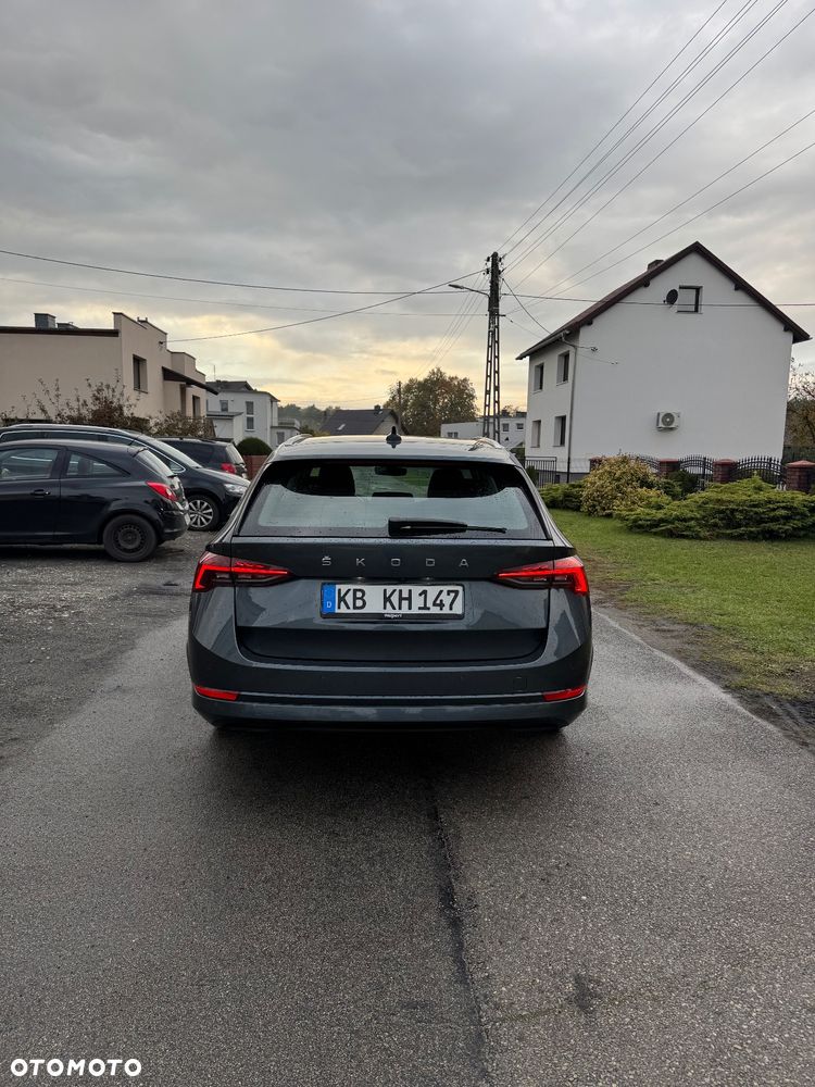 Skoda Octavia Combi 2.0 TDI DSG Ambition - 6