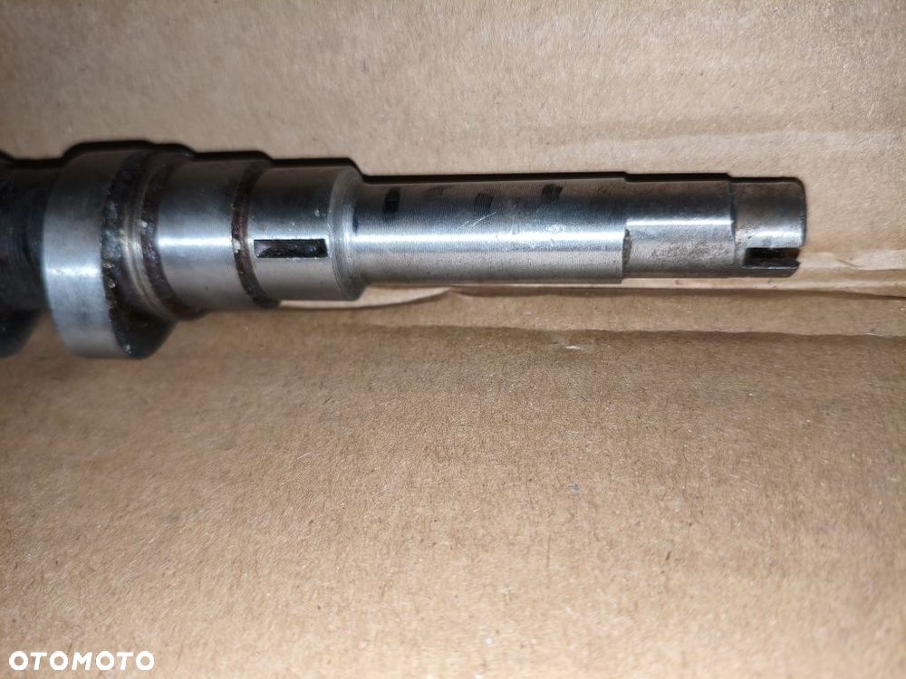 Oryginaly nowy wałek rozrządu K750 - 5