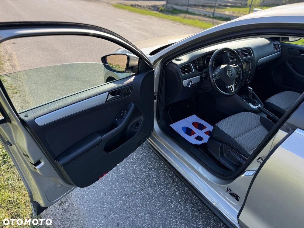 Volkswagen Jetta Hybrid - 29