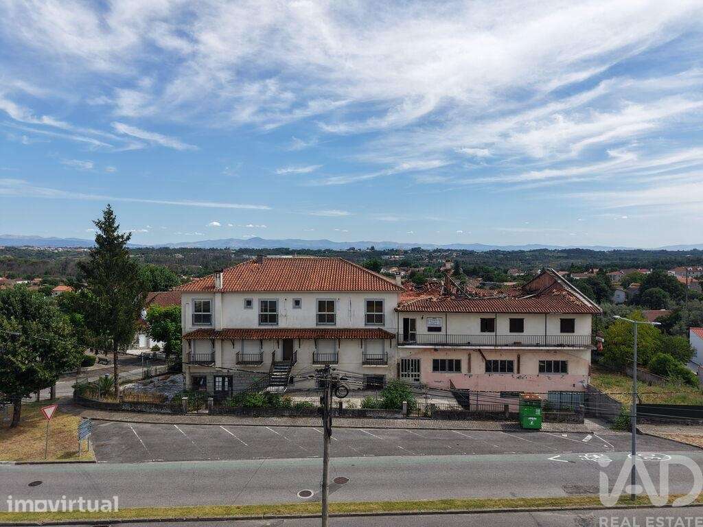 Hotel / Restaurante em Cabanas de Viriato de 800,00 m2