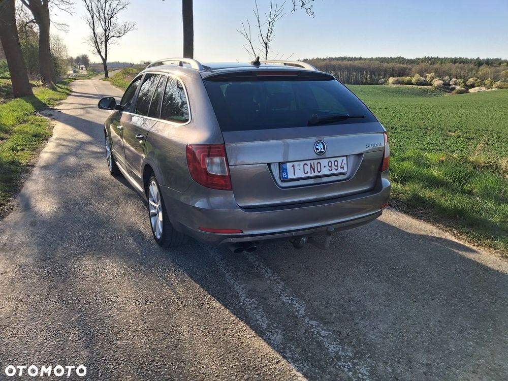 Skoda Superb 2.0 TDI DSG Ambition - 5