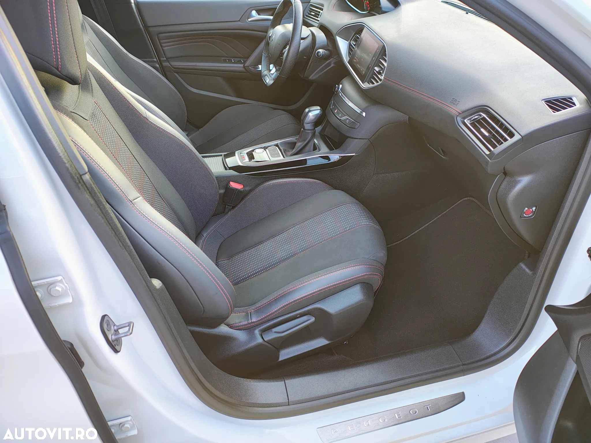 Peugeot 308 PureTech 130 EAT8 GT - 18