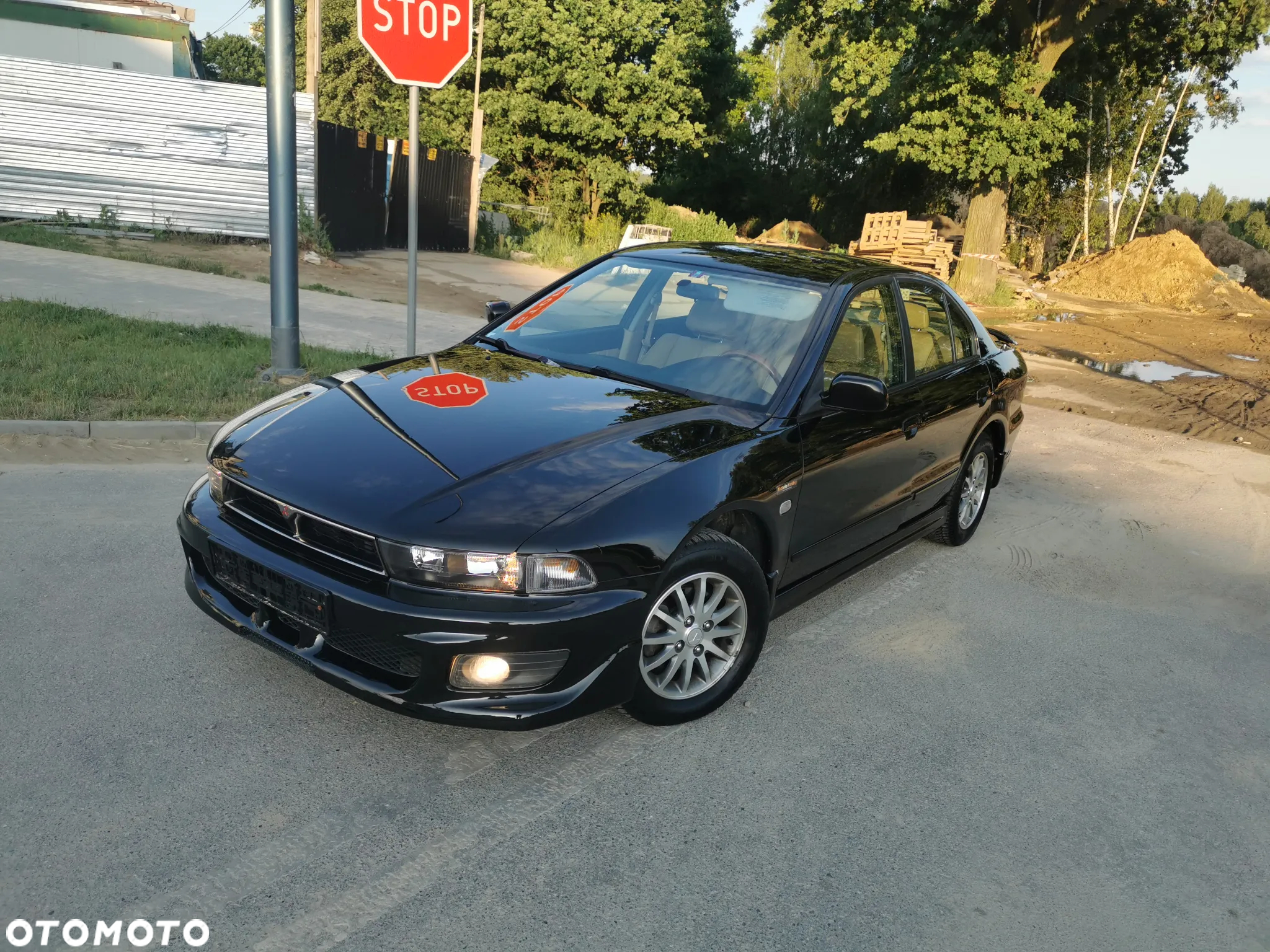Mitsubishi Galant - 2
