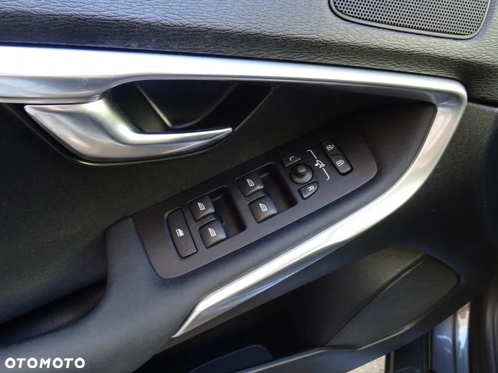 Volvo V40 D2 Momentum - 17