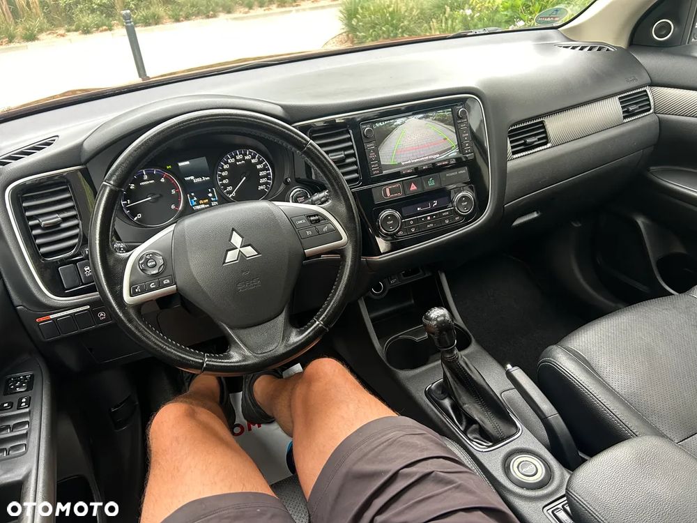 Mitsubishi Outlander 2.2 DI-D 4WD Instyle - 8