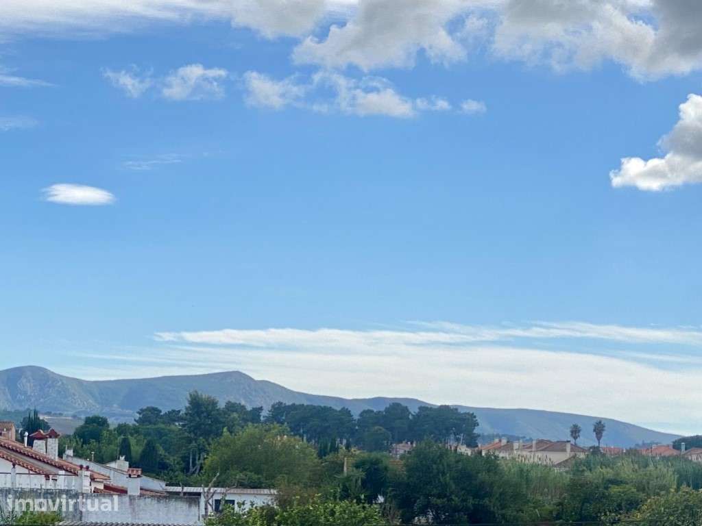 Moradia T4 com Piscina e 4 Suites a Venda em Azeitão - Grande imagem: 2/41