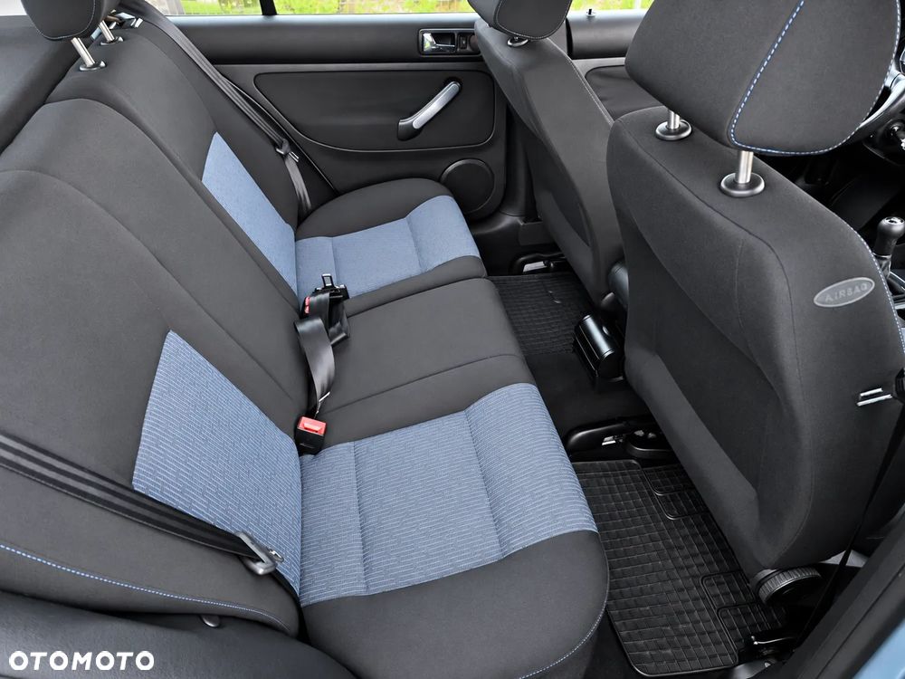 Volkswagen Golf - 17