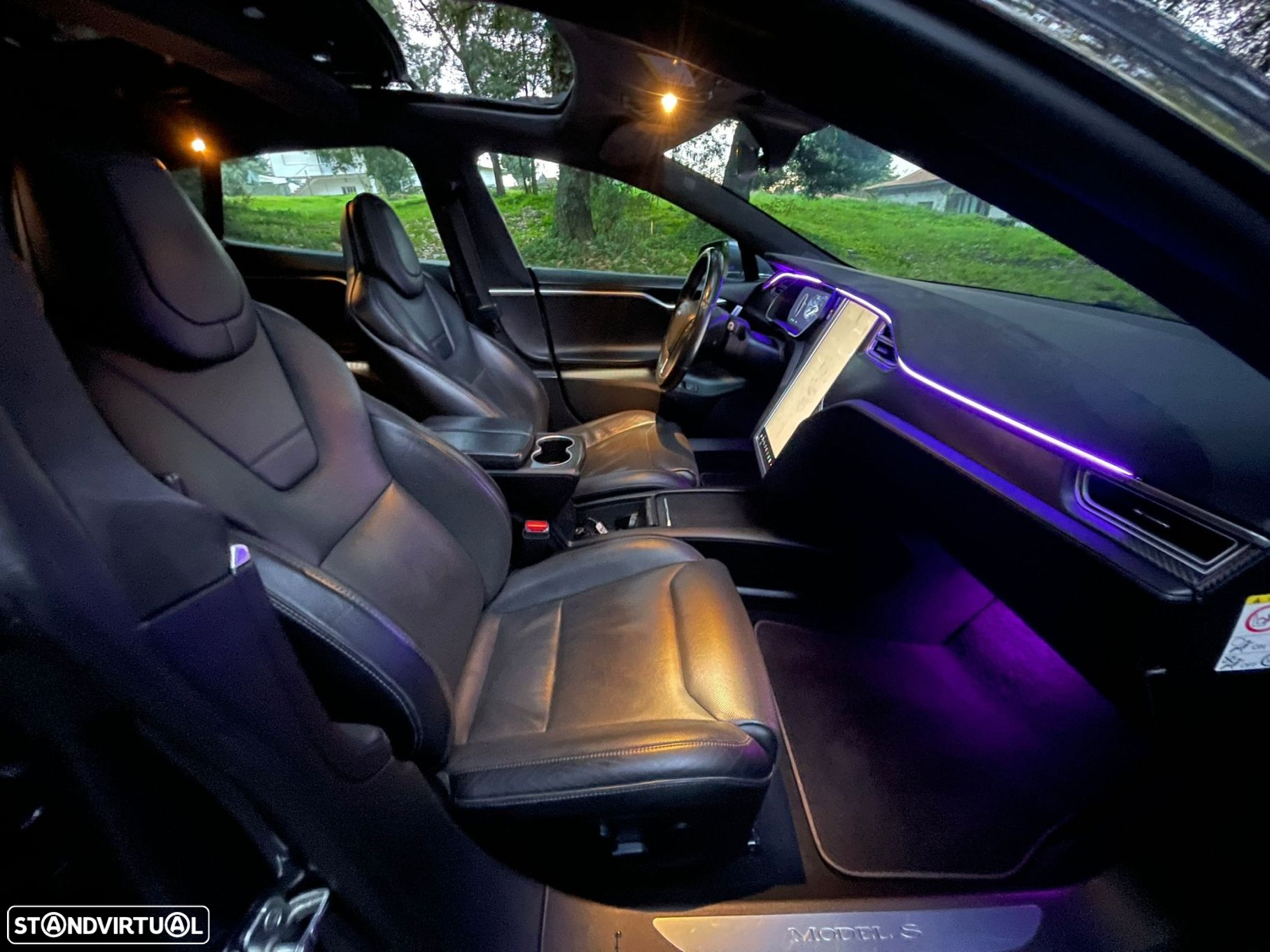 Tesla Model S 90D - 35