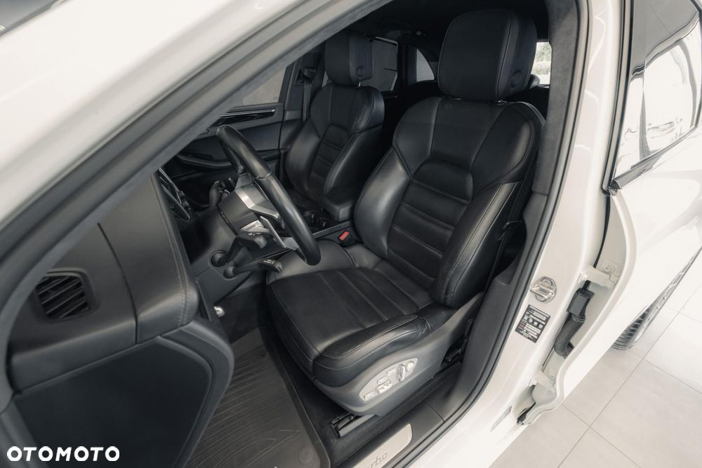 Porsche Macan Turbo - 13