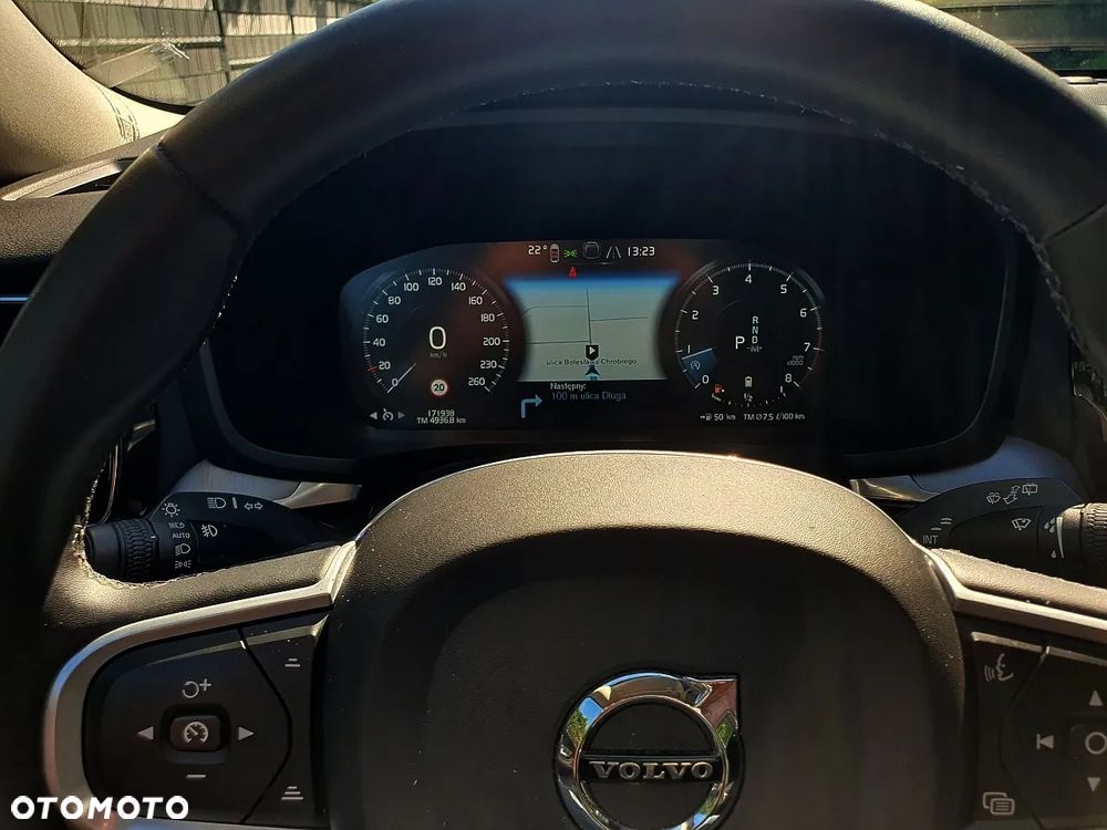 Volvo V60 B3 B DKG Momentum Pro - 13