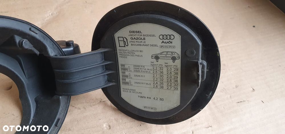Klapka wlewu paliwa Audi A3 8P 8P4809999 - 5