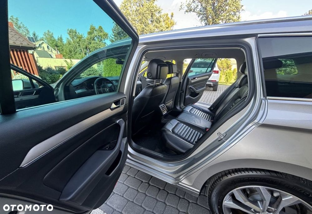 Volkswagen Passat 2.0 TDI SCR 4Mot DSG Highline - 11