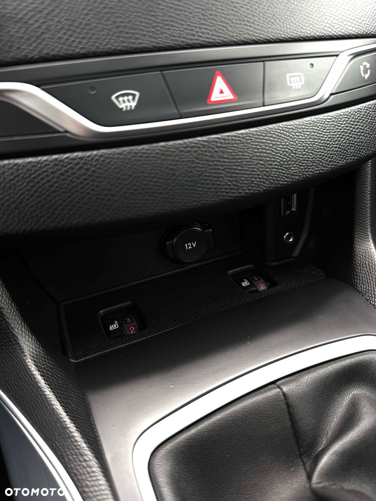 Peugeot 308 BlueHDi 150 EAT6 Stop & Start GT-Line Edition - 27