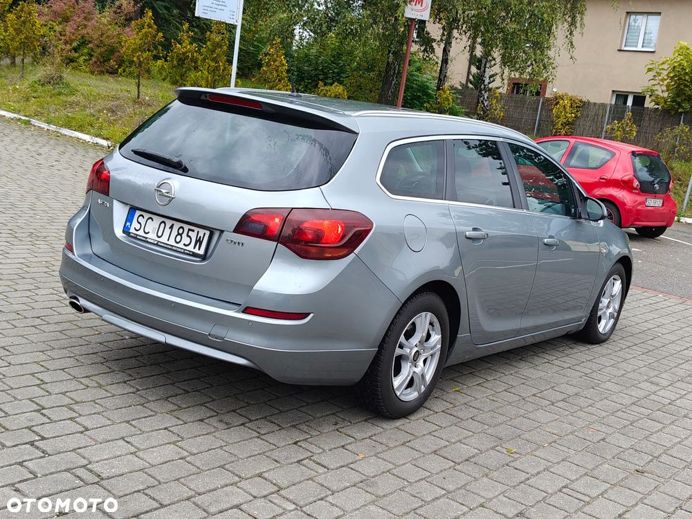 Opel Astra 2.0 CDTI DPF Cosmo - 13