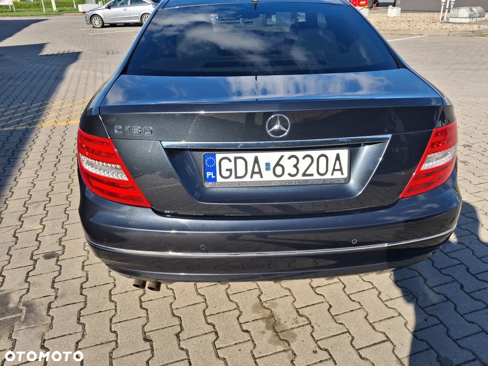 Mercedes-Benz Klasa C 180 (BlueEFFICIENCY) - 2