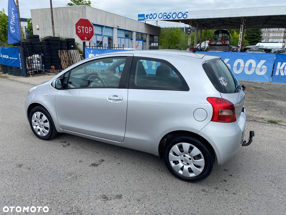 Toyota Yaris - 16